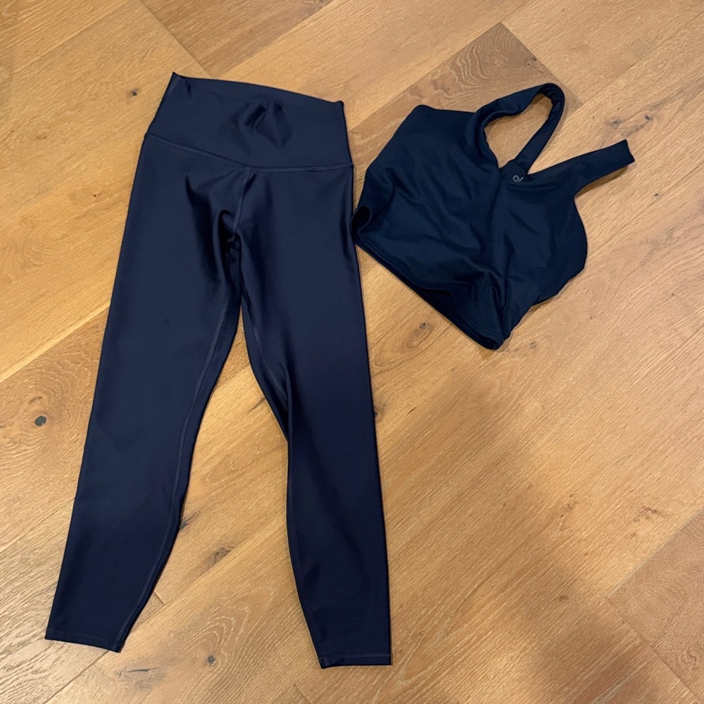 Women’s Alo Tank and leggings-Navy